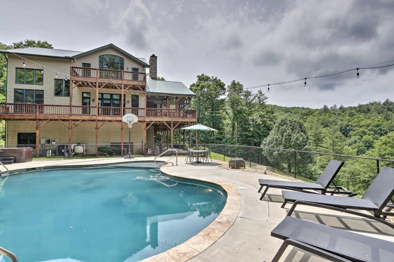 Expansive Home On 16 Acres With Smoky Mountain Views เมอร์ฟี ภายนอก รูปภาพ